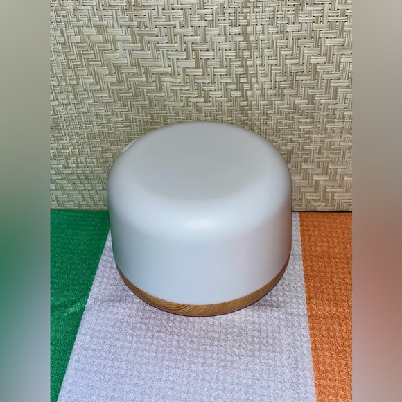 Electronic Ultrasonic Light Changing Oil Diffuser Humidifier 300 ML - Picture 11 of 16